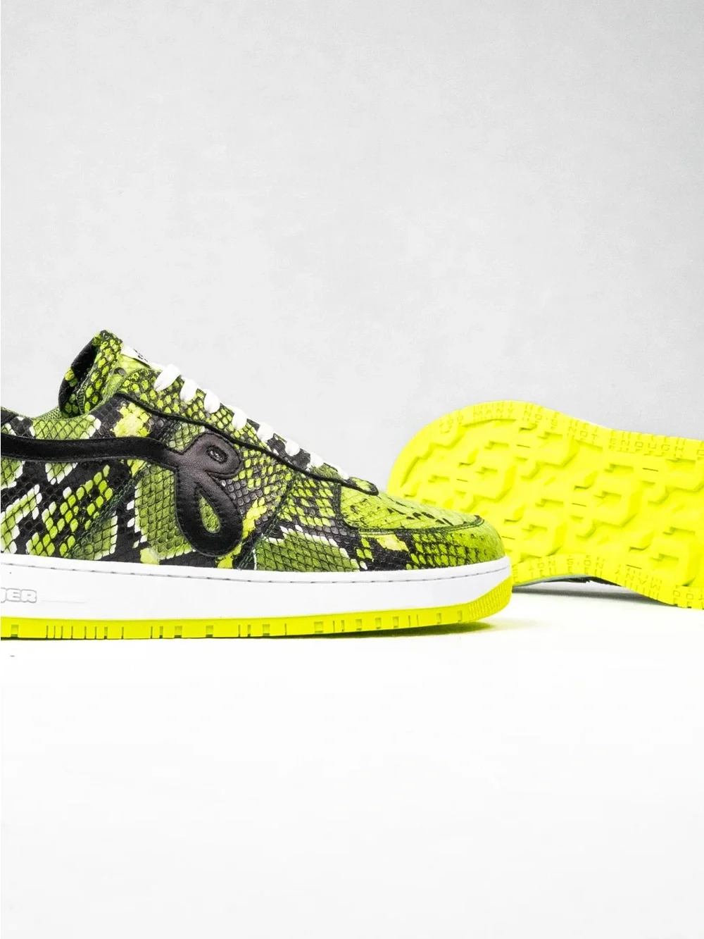 Geiger Men’s Neon Green Snake-Print Sneakers